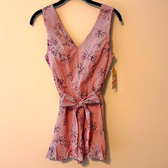 NWT Gianni Bini Red and White Striped Romper Size Small - Picture 1 of 7